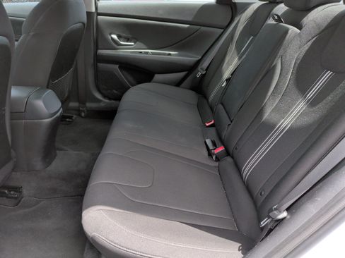Used 2021 Hyundai Elantra SEL w/ Convenience + Premium Package FWD image 35