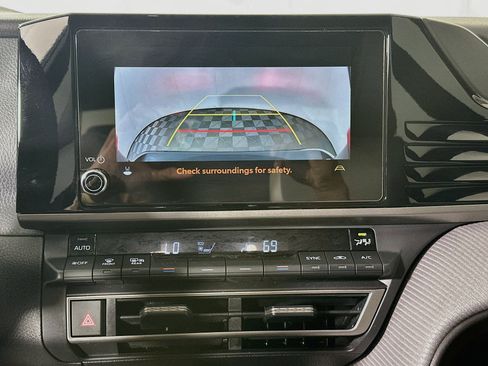 Used 2025 Toyota Camry SE FWD image 25