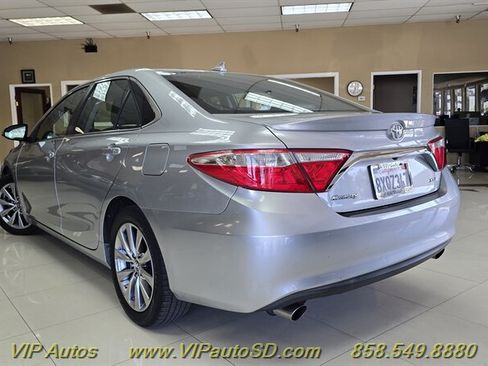 Used 2017 Toyota Camry XLE w/ Advanced Technology Package FWD image 3