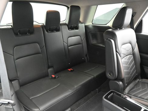 Used 2024 Nissan Pathfinder Platinum w/ Lighting Package (N93) AWD/4WD image 14