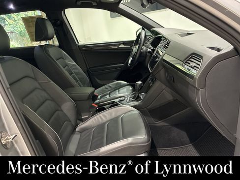 Used 2021 Volkswagen Tiguan SEL Premium R-Line AWD/4WD image 18