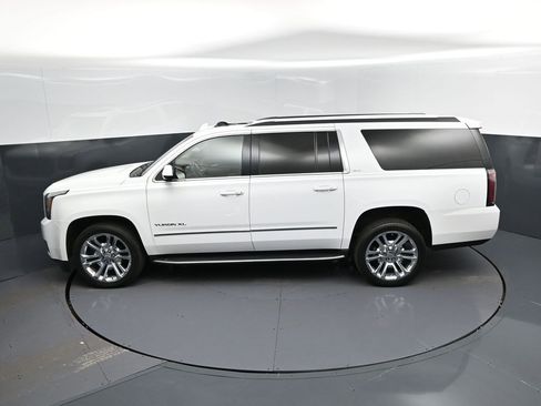 Used 2020 GMC Yukon XL SLT w/ Premium Edition image 34