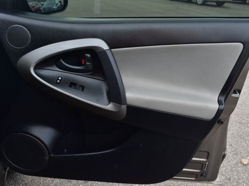 Used 2012 Toyota RAV4 FWD w/ Value Pkg image 34