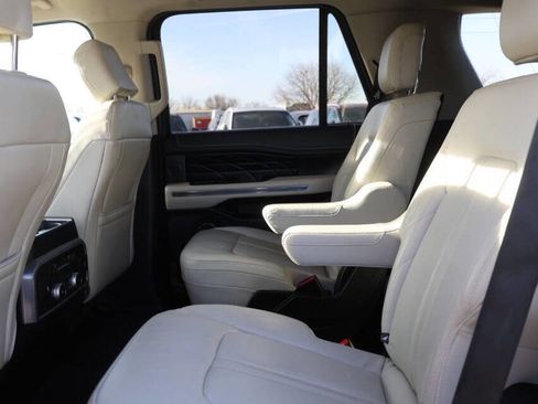 Used 2019 Ford Expedition Platinum image 17