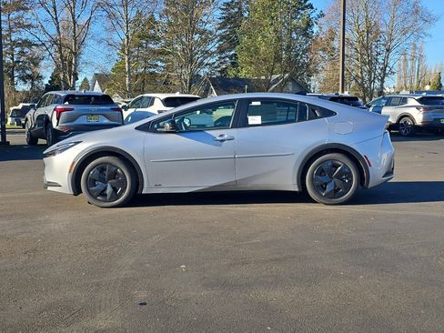 New 2026 Toyota Prius LE image 6