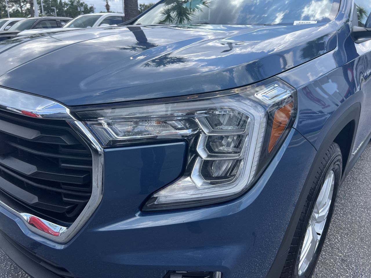 Used 2024 GMC Terrain SLE w/ Driver Convenience Package AWD/4WD image 6