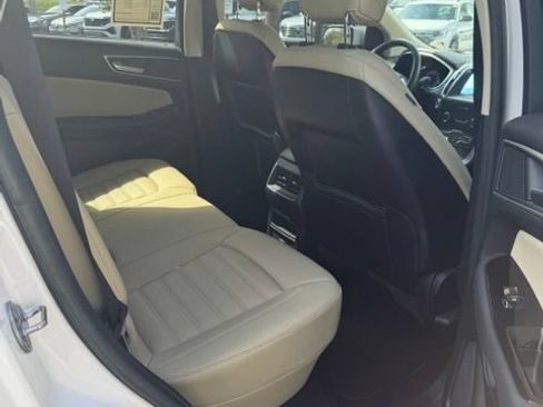 Used 2019 Ford Edge SEL w/ Equipment Group 201A FWD image 11