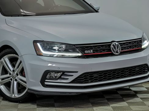 Used 2017 Volkswagen Jetta GLI FWD image 2