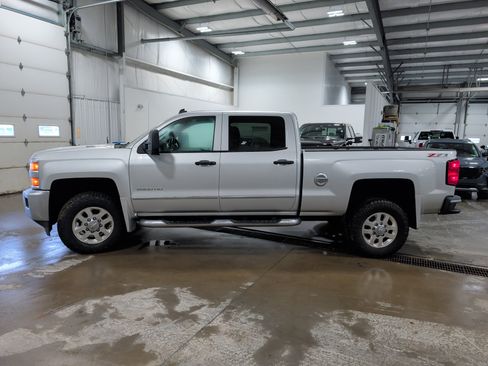 Used 2015 Chevrolet Silverado 2500 LT w/ Z71 Package, Off-Road image 5