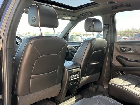 Used 2023 Chevrolet Traverse Premier AWD/4WD image 17