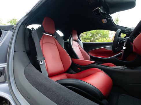 Used 2023 McLaren Artura RWD image 63