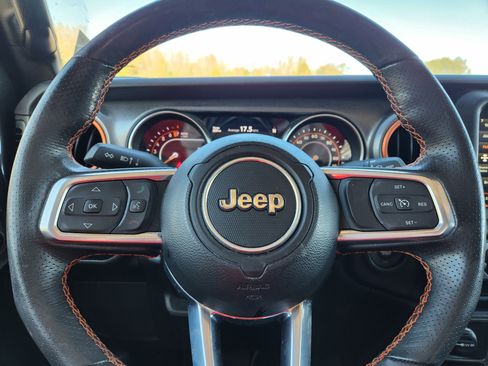 Used 2023 Jeep Gladiator Mojave w/ Cold Weather Group image 25