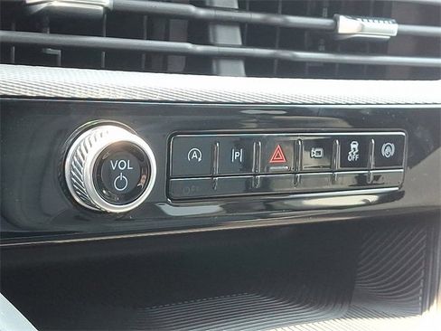 New 2025 Ford Explorer Active w/ Active Comfort Package image 17