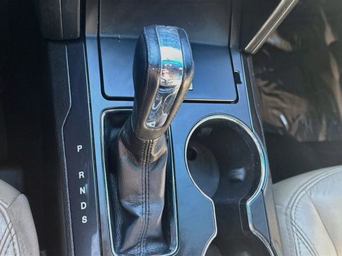 Used 2016 Ford Explorer XLT w/ Equipment Group 202A AWD/4WD image 25