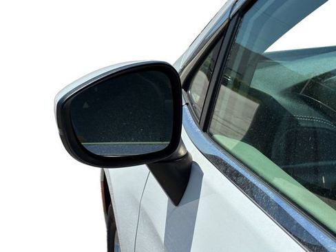 Used 2023 Chrysler Pacifica Touring-L FWD image 10