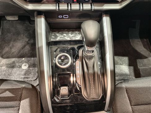 Used 2026 Chevrolet Colorado LT image 11