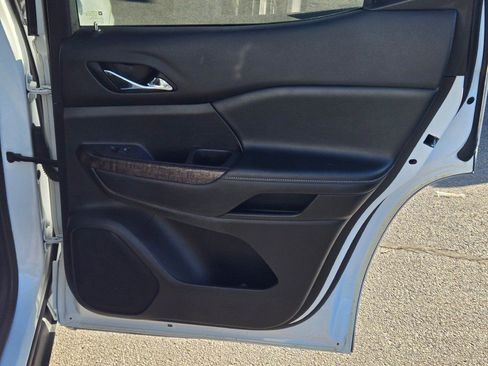 Used 2021 GMC Acadia Denali w/ Denali Ultimate Package image 9