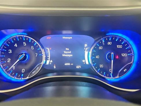 Used 2023 Chrysler Pacifica Touring-L FWD image 26