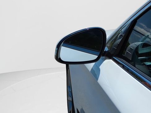 Used 2022 Genesis G70 2.0T RWD image 27