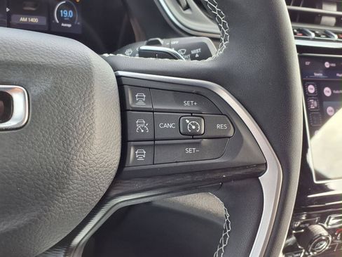 Used 2024 Jeep Grand Cherokee L Laredo RWD image 23