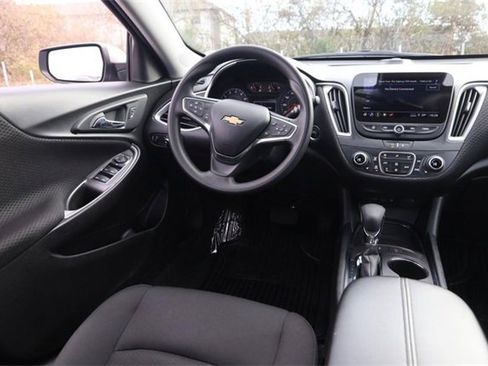 Used 2024 Chevrolet Malibu LT image 22