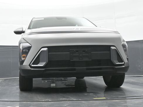 Certified 2024 Hyundai Kona SE AWD/4WD image 42