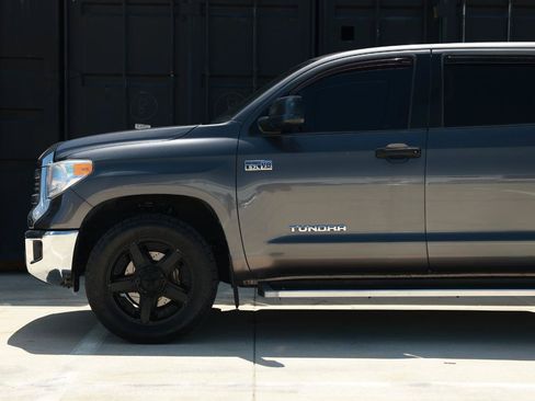Used 2016 Toyota Tundra SR5 w/ SR5 Upgrade Package RWD image 27
