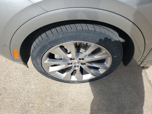 Used 2023 Buick Envision Avenir AWD/4WD image 40