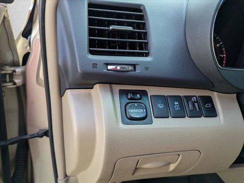 Used 2013 Toyota Highlander SE image 13