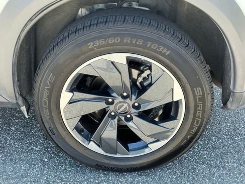 Used 2024 Nissan Rogue SV FWD image 21