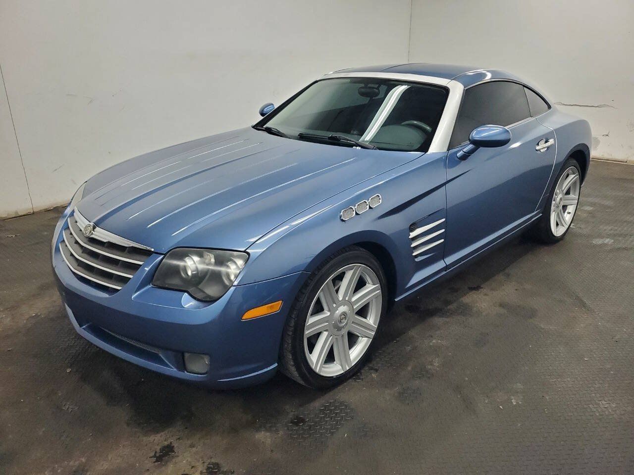Used 2005 Chrysler Crossfire Limited RWD image 1