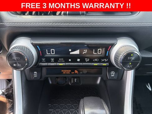 Used 2021 Toyota RAV4 XLE AWD/4WD image 19