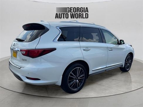 Used 2017 INFINITI QX60 Luxe w/ Deluxe Technology Package image 8