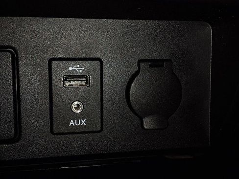 Used 2018 Nissan Titan Platinum Reserve w/ Platinum Utility Package image 25