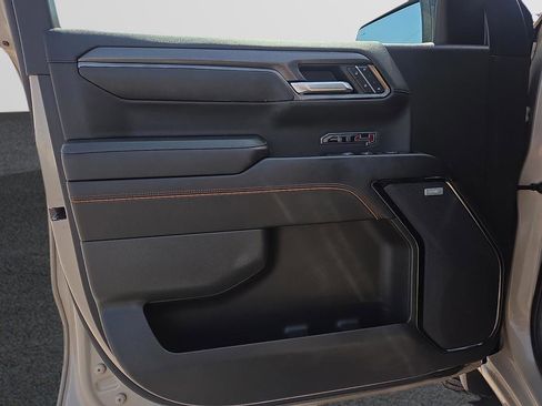 Used 2023 GMC Sierra 1500 AT4 w/ Technology Package AWD/4WD image 10