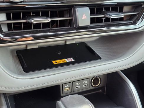 Used 2023 Toyota Highlander XLE image 30