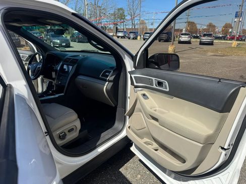 Used 2011 Ford Explorer XLT w/ 202A Rapid Spec Order Code FWD image 19