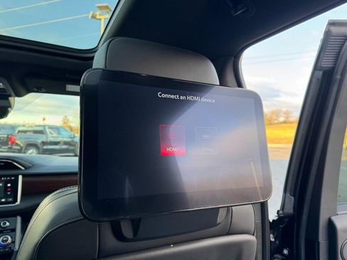 Used 2024 GMC Yukon Denali Ultimate image 22