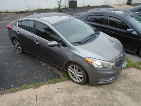 Used 2015 Kia Forte EX w/ UVO Package W/17" Alloys FWD image 1