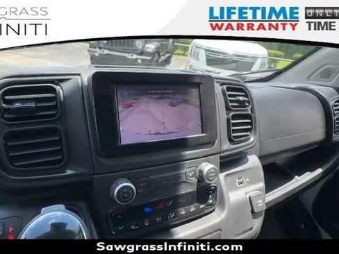 Used 2025 RAM ProMaster 2500 w/ Convenience Group FWD image 3