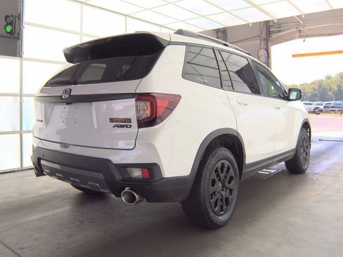 Used 2023 Honda Passport TrailSport image 5