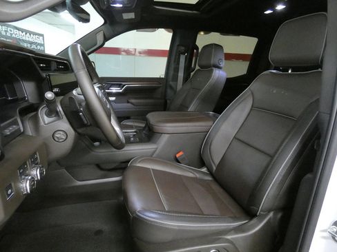 Used 2025 GMC Sierra 1500 Denali w/ Technology Package AWD/4WD image 10