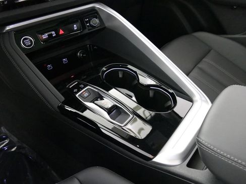 Certified 2025 Audi Q5 Premium w/ Convenience Package AWD/4WD image 21