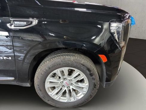 Used 2023 GMC Yukon SLT w/ SLT Luxury Package AWD/4WD image 34