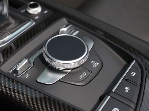 Used 2018 Audi R8 V10 plus w/ Full Leather Package image 41