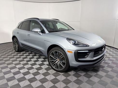 Used 2026 Porsche Macan AWD/4WD image 7
