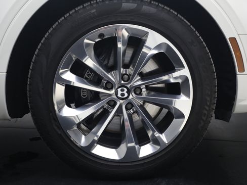 Certified 2023 Bentley Bentayga image 16