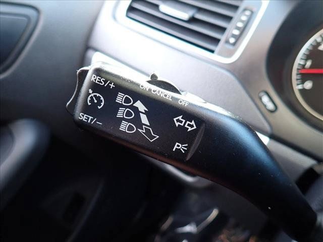 Used 2013 Volkswagen Jetta SE FWD image 19