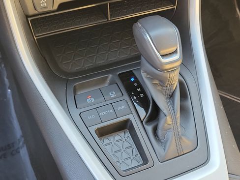 Used 2023 Toyota RAV4 XLE Premium image 25