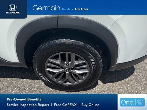 Used 2024 Nissan Rogue S FWD image 12